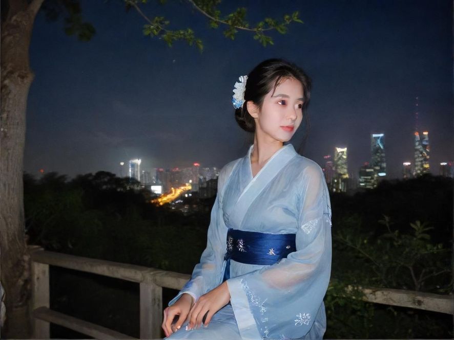 深圳夜场茶肆的霓虹灯光与都市夜景